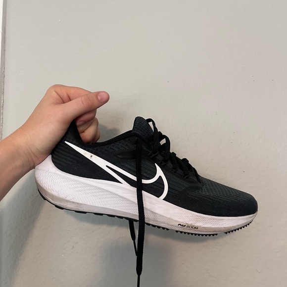 Nike Pegasus 8.5 - Picture 2 of 3